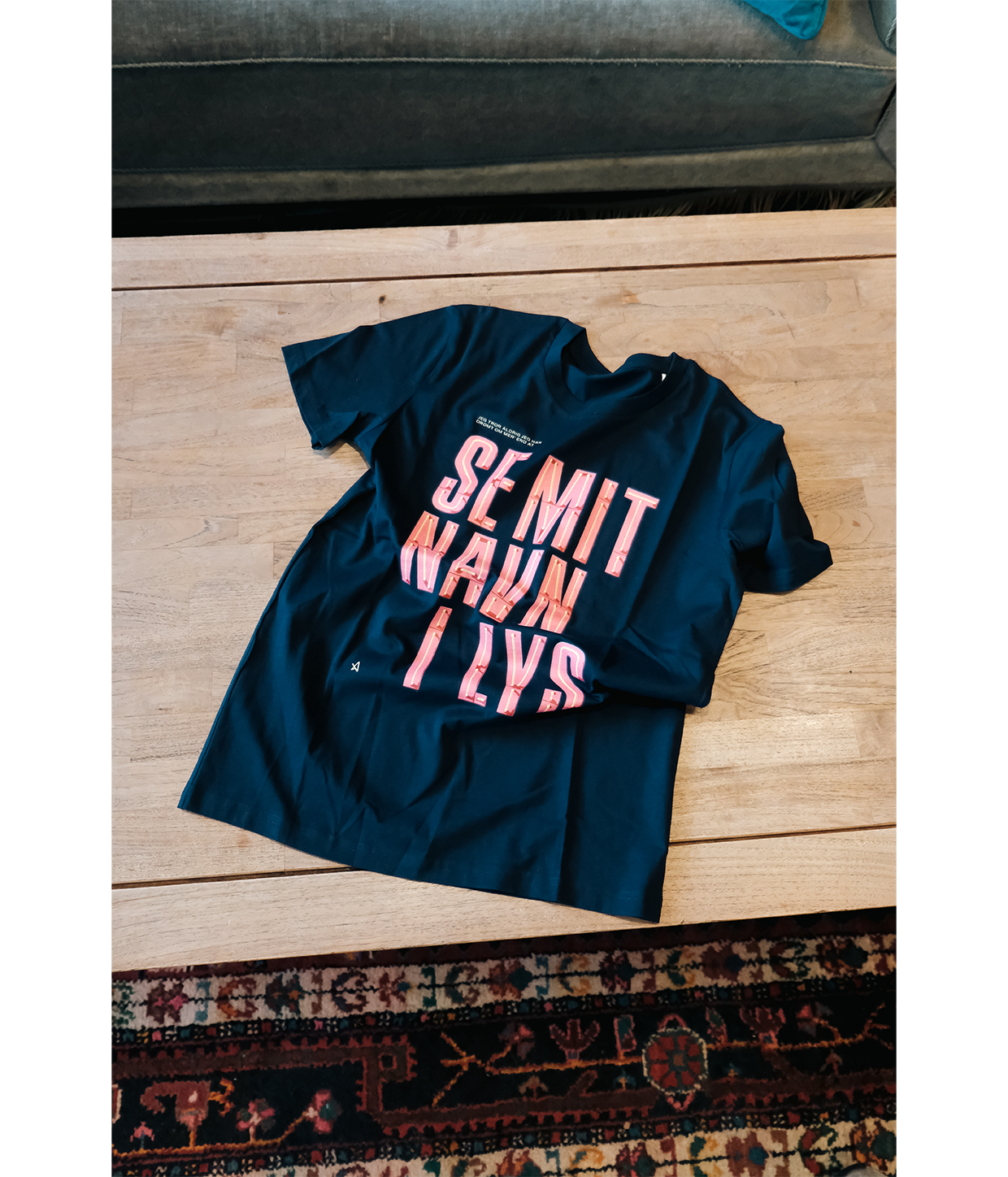 Se mit navn i lys, Økologisk T-shirt