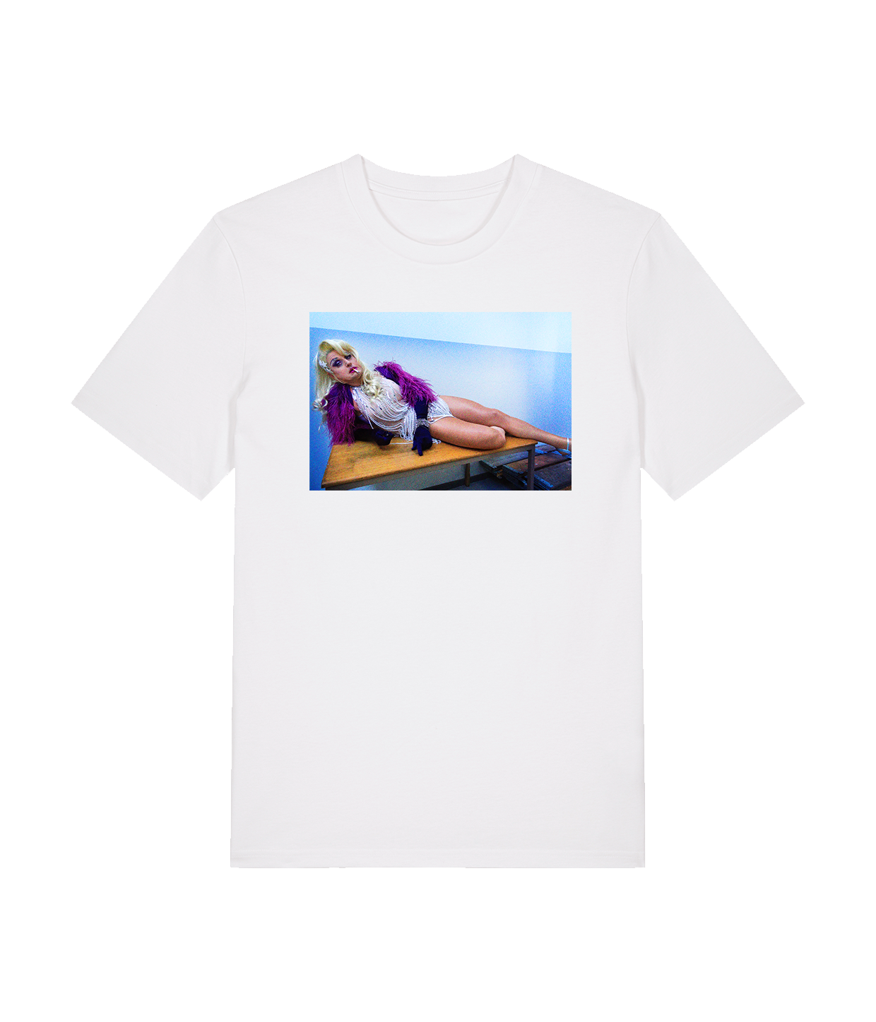 Billie, White T-shirt
