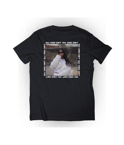 Malika, Du Ved Det, Sort T-Shirt