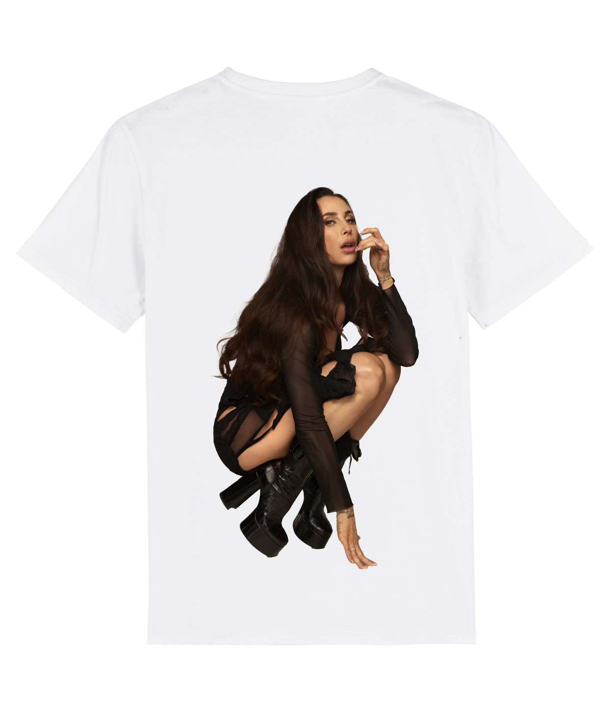 Boots, T-shirt